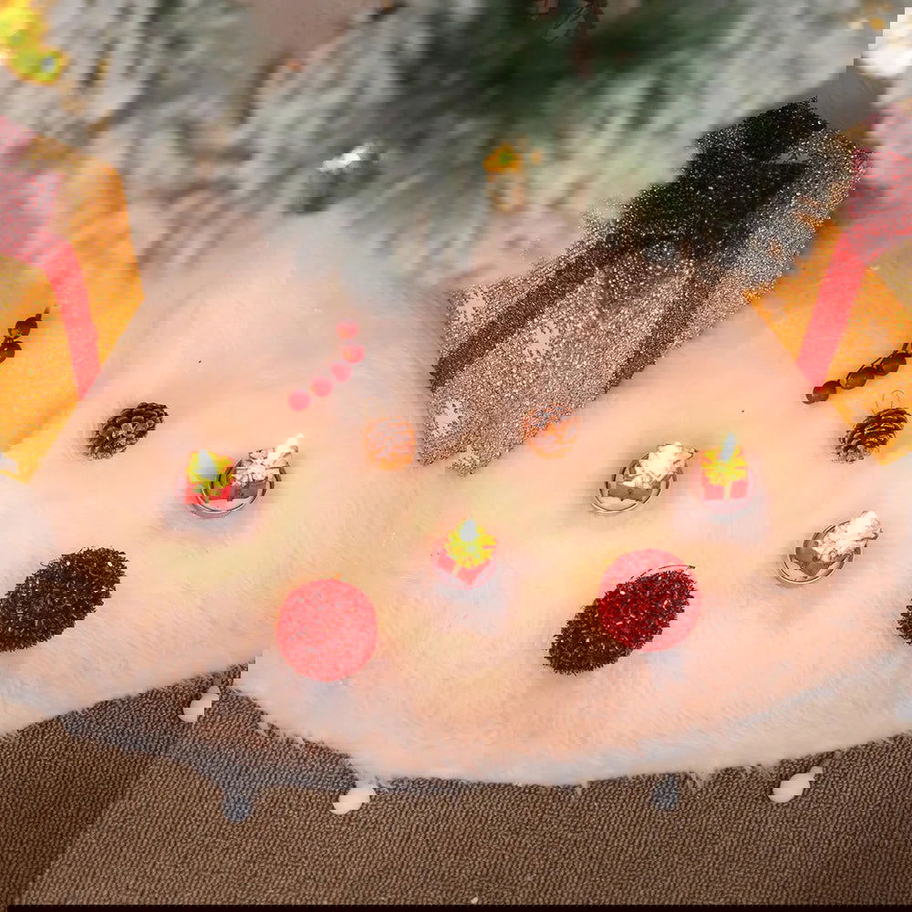 78/90/122cm White Rabbit Fleece Snowflake Christmas Tree Skirt - Graceland Home and Living -  - #tag1#