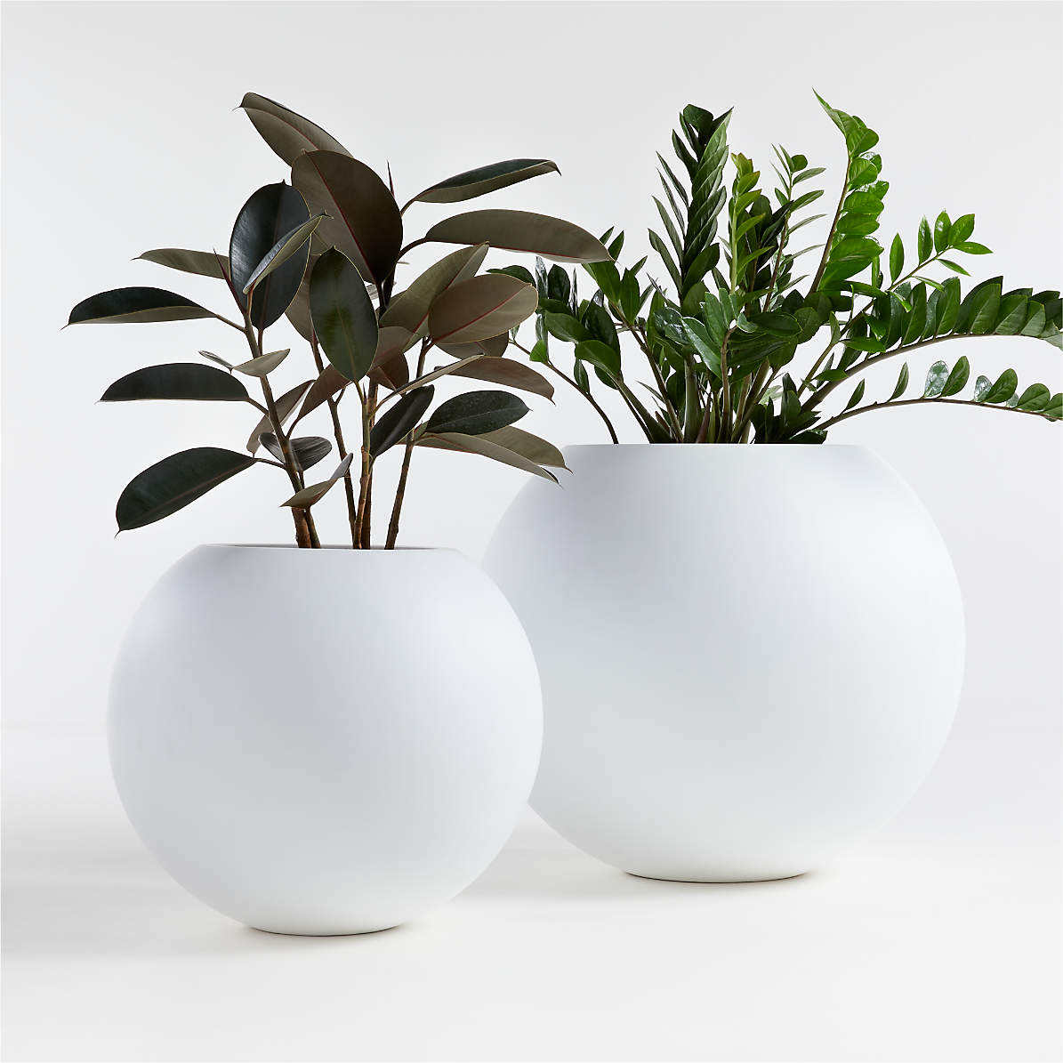 Light Weight Sphere Large White Indoor/Outdoor Planter - Graceland Home and Living -  
